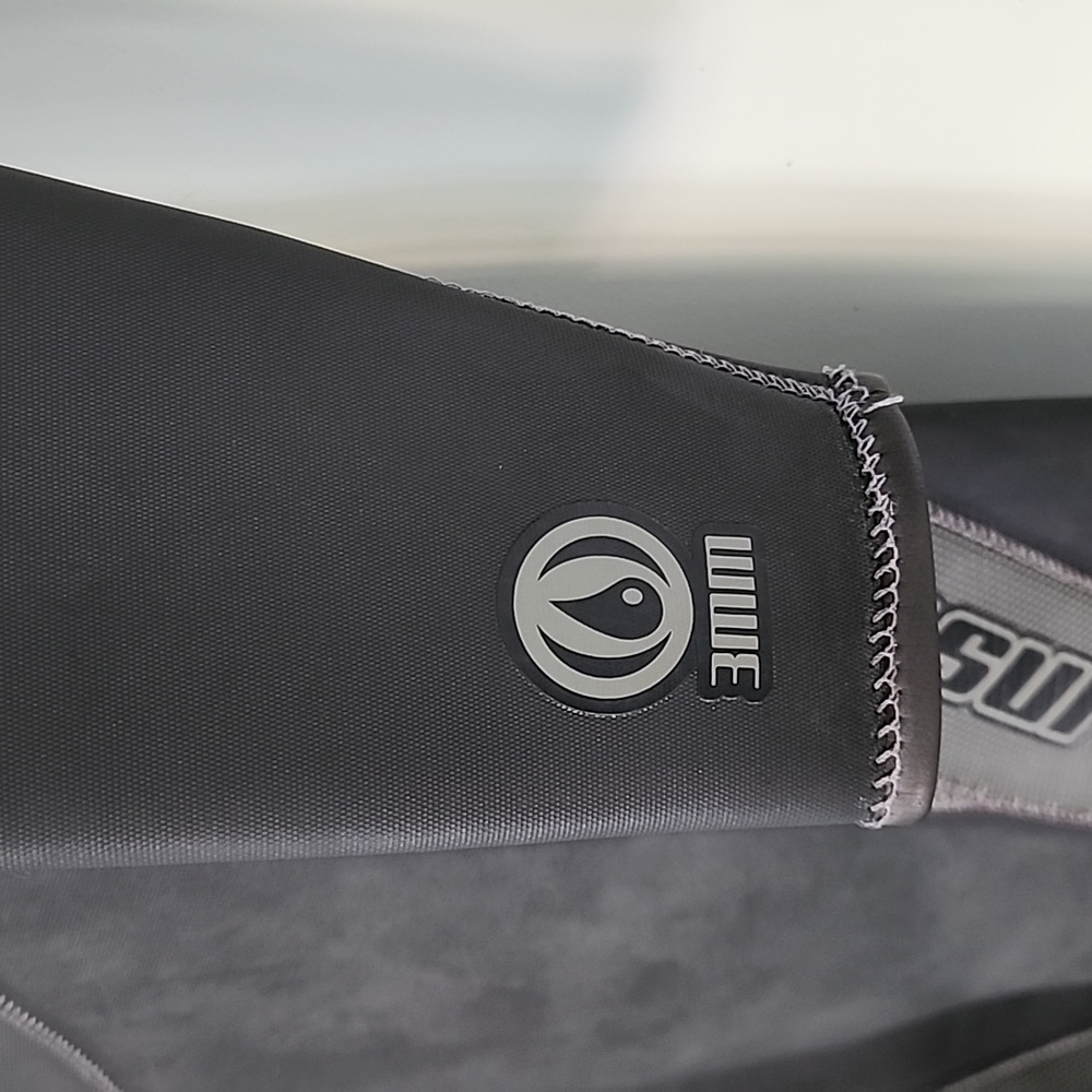 wetsuit - Picture 4 of 7